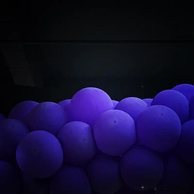 已经确定：下调明年目标。
届时，肯定会一片赞誉之声：务实，低调，不浮夸.....