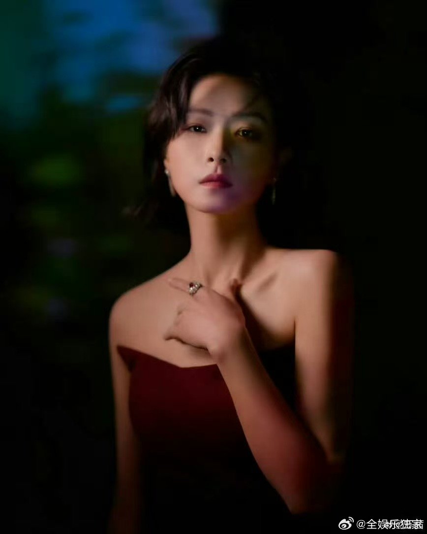 万茜年度实力IP演员恭喜万茜获得年度实力 IP 演员，一路深耕演技，终获耀眼成绩