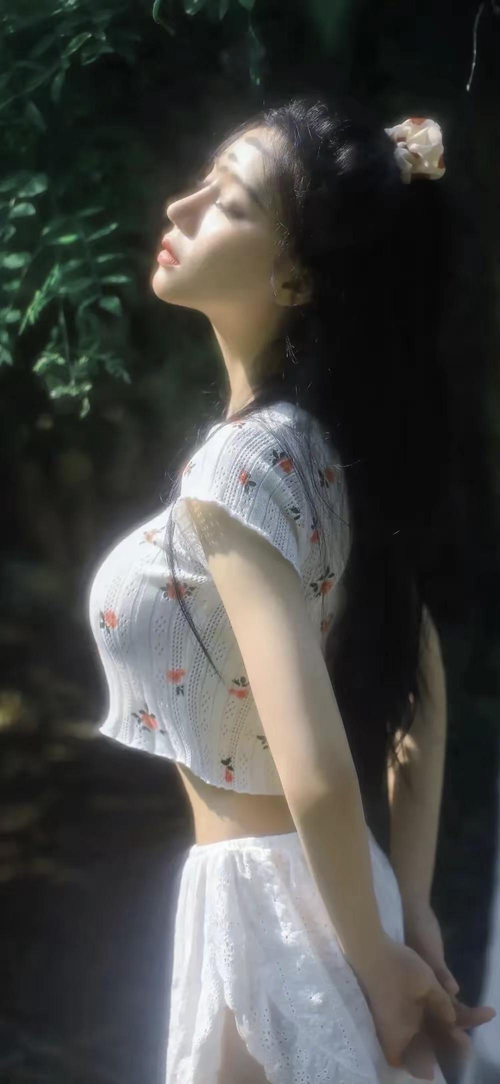 最近要低调些，养养分[捂脸][捂脸][捂脸]