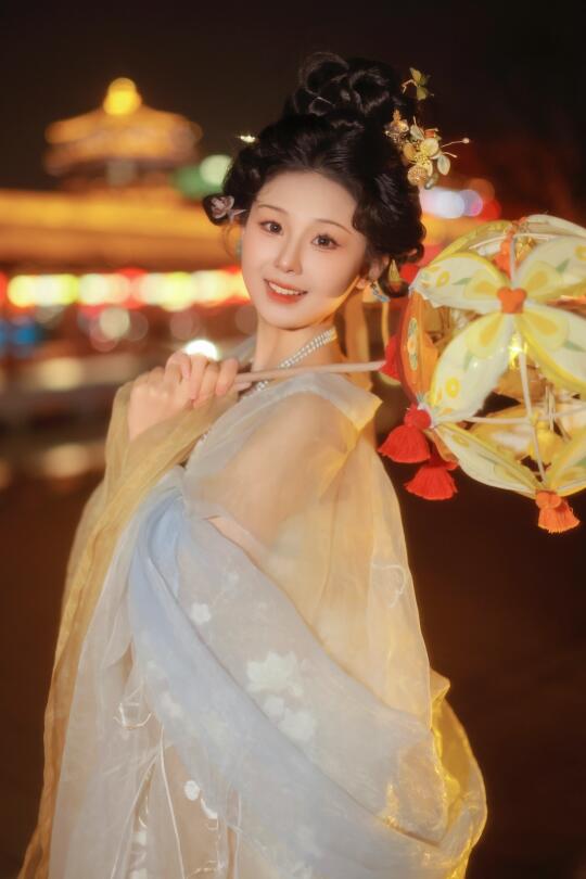 西安汉服 | 唐风夜景少女