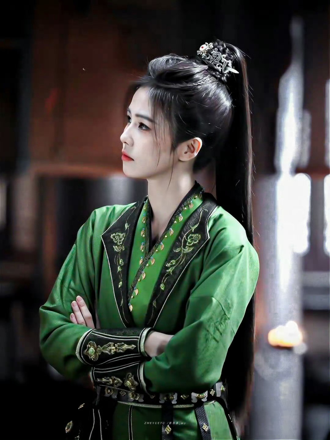 唐宫奇案白鹿人设李佩仪就是自带天家气场的绝对核心，全剧众生皆为她的故事铺垫，刻在