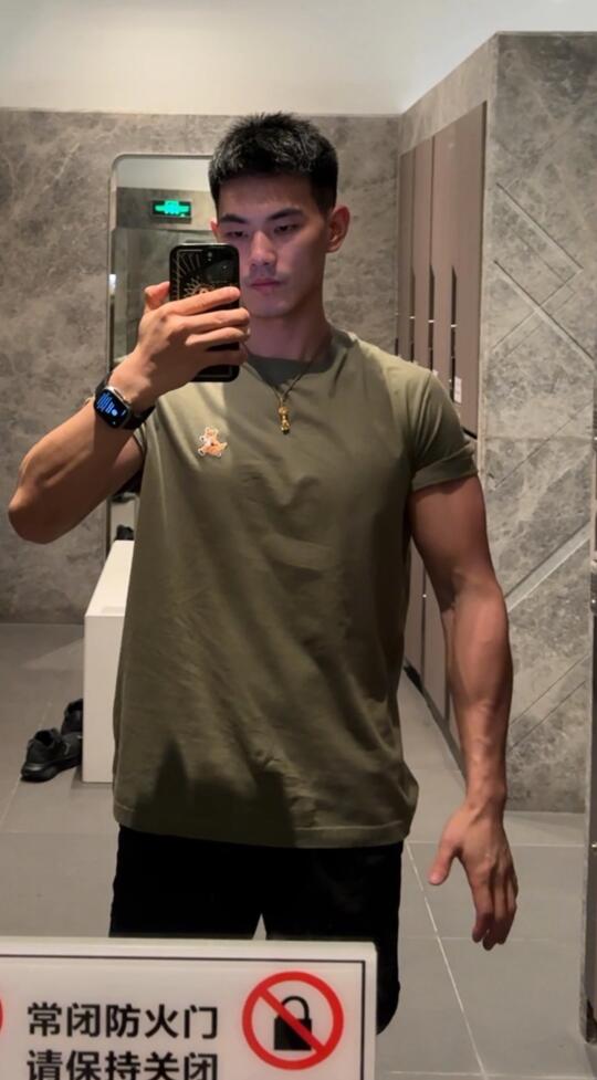 练成这样 可以做你男朋友吗？