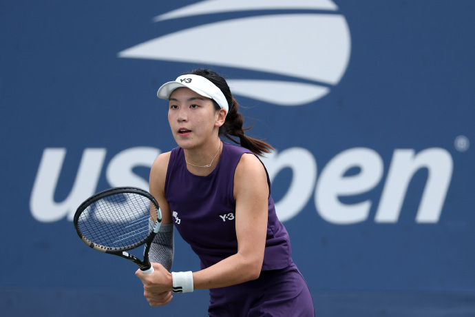 👏王欣瑜迎来美网开门红！🌟2025美网女单首轮，王欣瑜在2-6先输一盘的情况