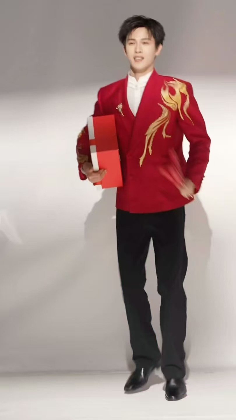 白鹿丁禹兮李昀锐田曦薇春晚后台live白鹿丁禹兮李昀锐田曦薇春晚后台 白鹿丁禹兮