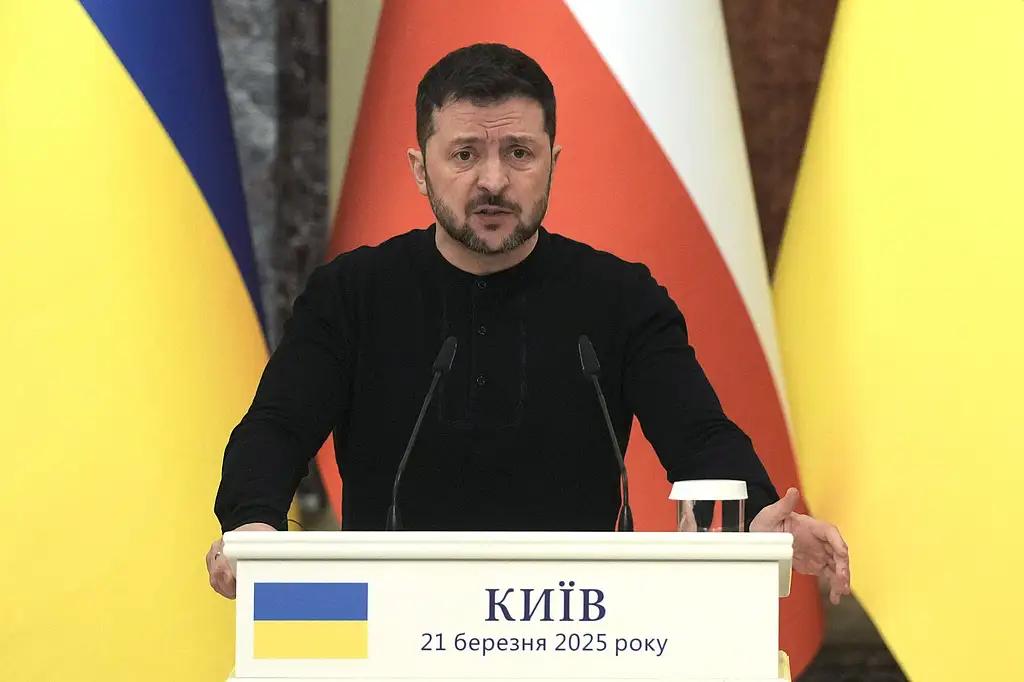 当地时间12月22日，俄乌局势又有新动态。乌克兰总统泽连斯基证实，乌方代表团结束