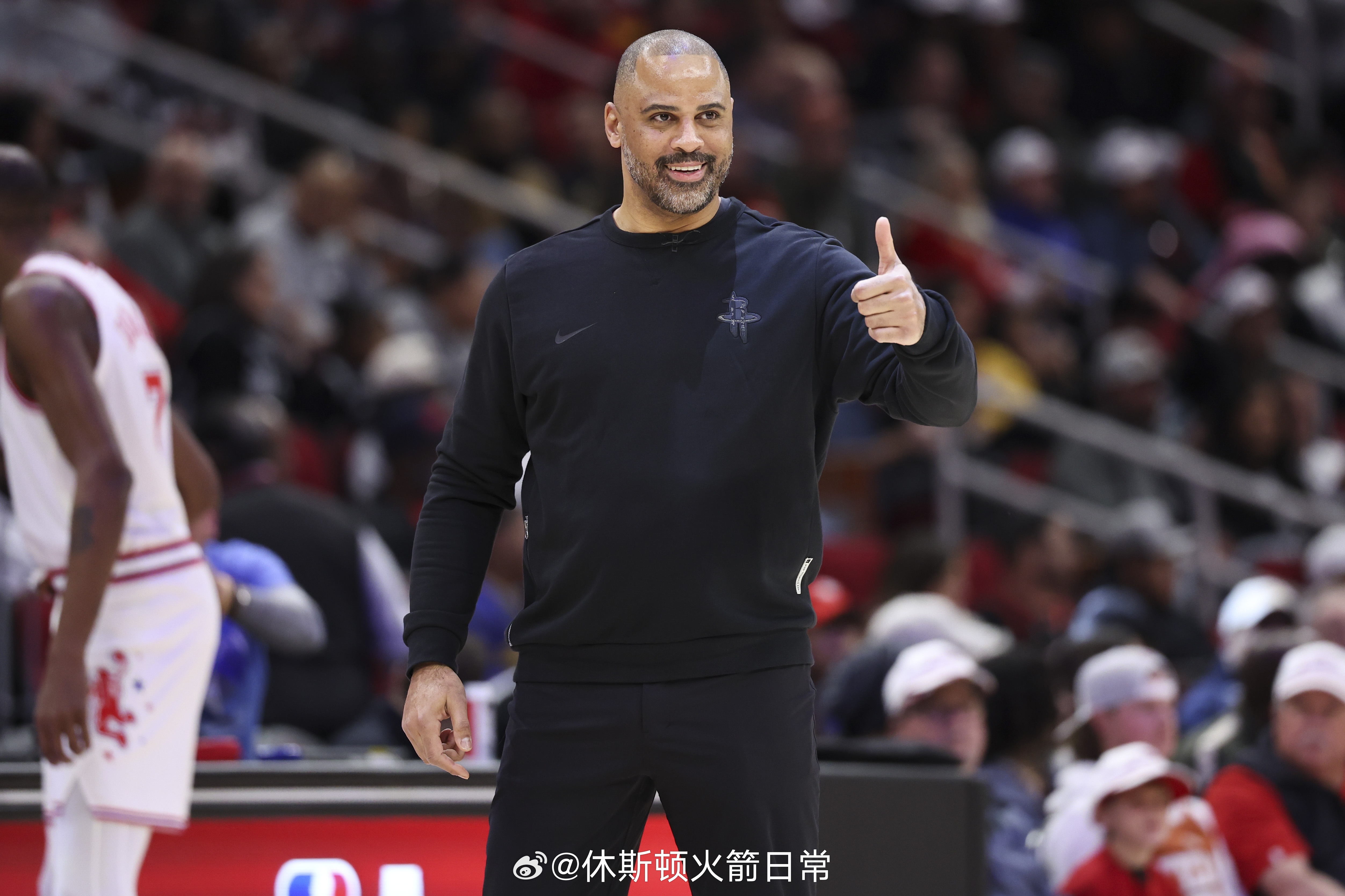 乌度卡批评了球队的沟通问题：“这些问题本应在本赛季早些时候或去年就解决。我觉得我