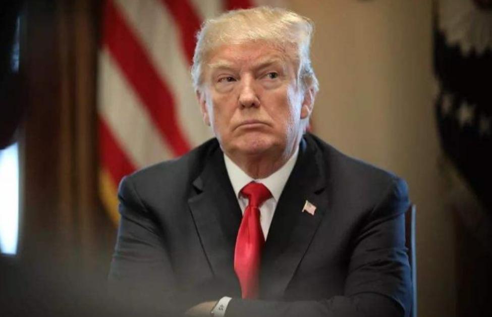 日本终于硬气了一回，敢抓美国人了？日本逮捕美公民，特朗普发出通牒，日本迎来“亡国