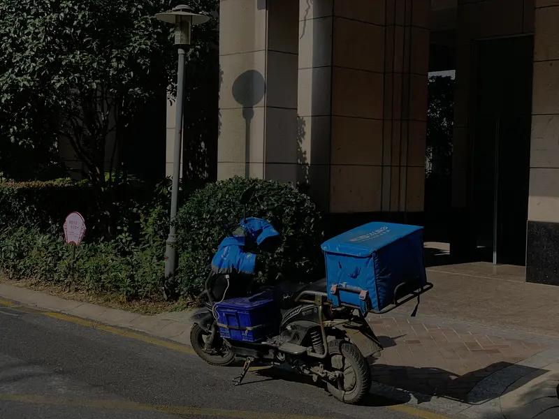 【忙碌日常，巧思自悦】
         日子好像永远被忙碌填满，行程无缝衔接，