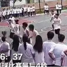 “火到央视了！”5月14号，广东惠州，一场初中生篮球赛已接近尾声，只剩4秒眼看一