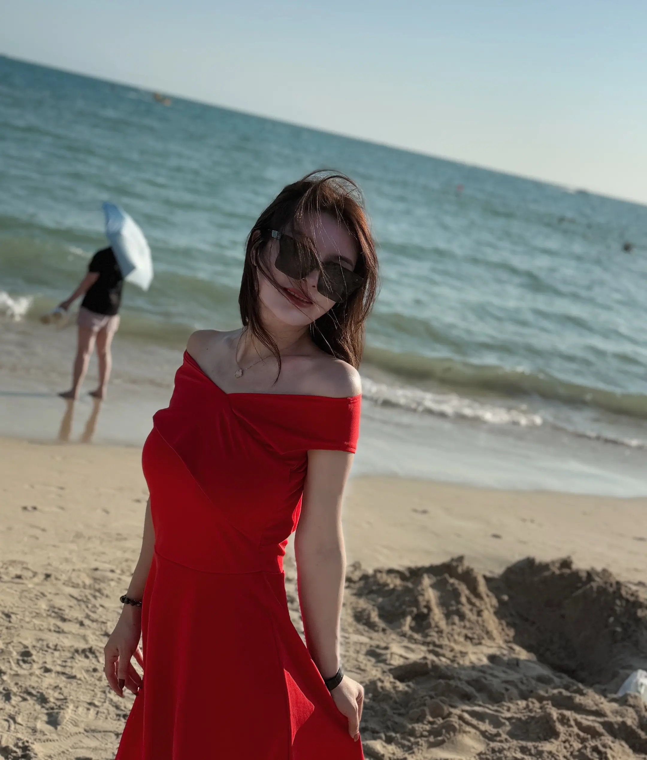 人生就像一本无解的书，写满了春夏秋冬，翻开是故事，合上是回忆