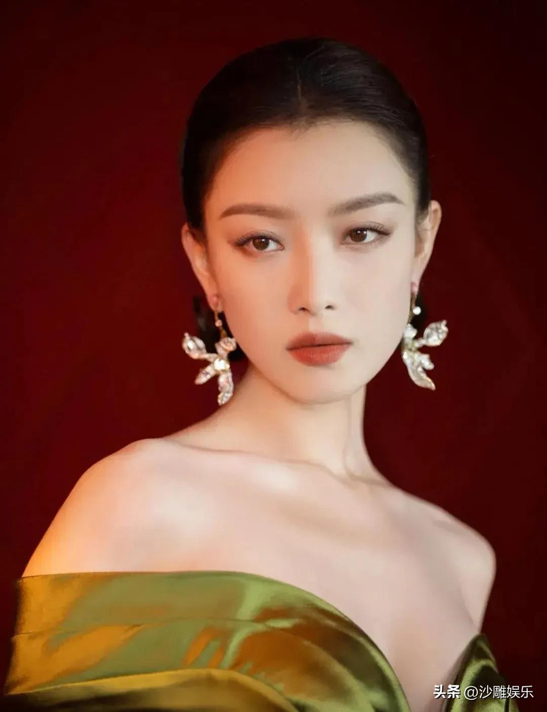 倪妮汤唯 ，深夜冲上热搜！


3月20日，倪妮和汤唯双双冲上热搜，起因竟是三里