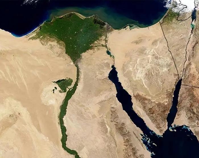 以色列地理位置和埃及类似，为何不建设运河，和苏伊士运河竞争？