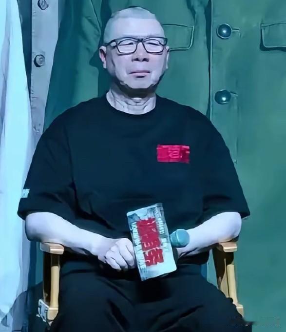 冯导的人设失落得难以置信。编了个破旧故事，摇手倒饬成电影，还取了一个让人倒胃口的