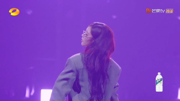 宋妍霏going人的事顺手做了姐姐在舞台上魅力让人拒绝不了 ​​​