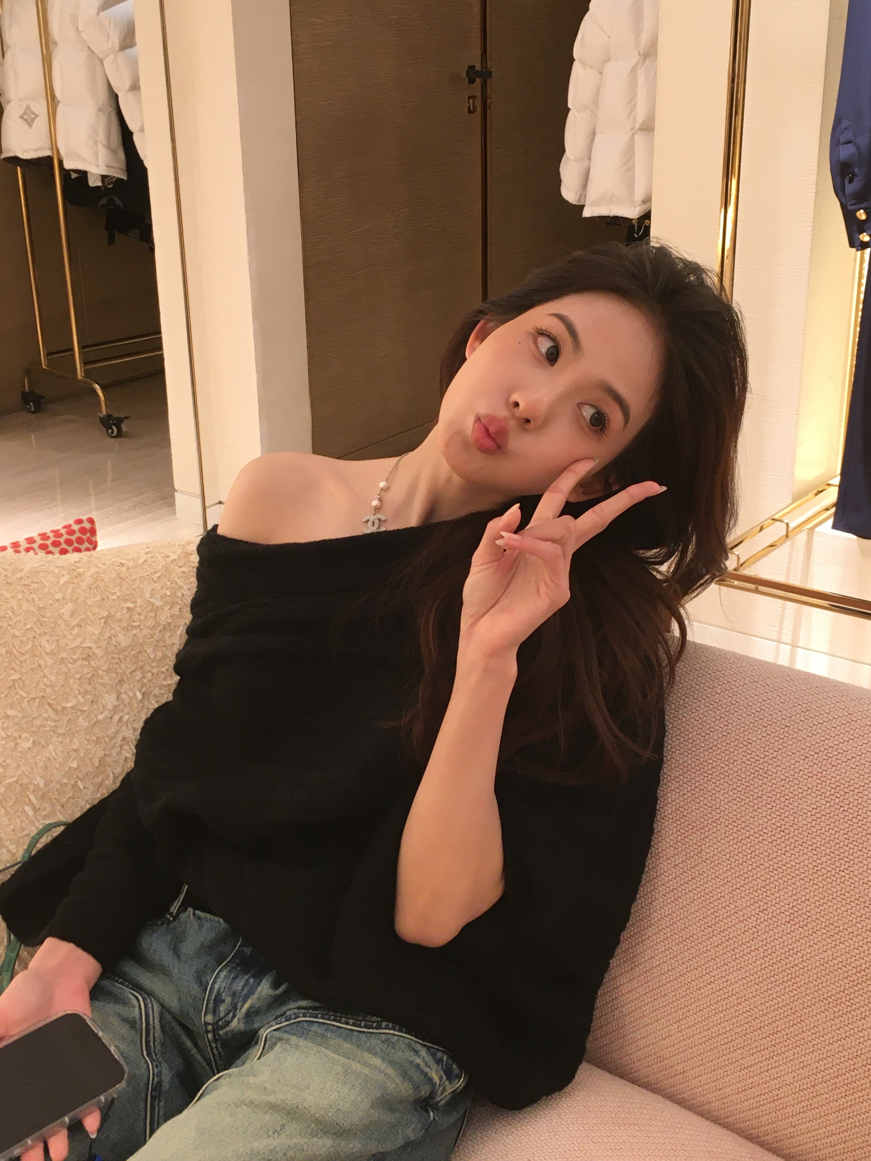 嘿嘿 我承认是妹宝女[毕业快乐]随口一句喜欢白三彩拖鞋 立马带我去拿下买单的妹妹