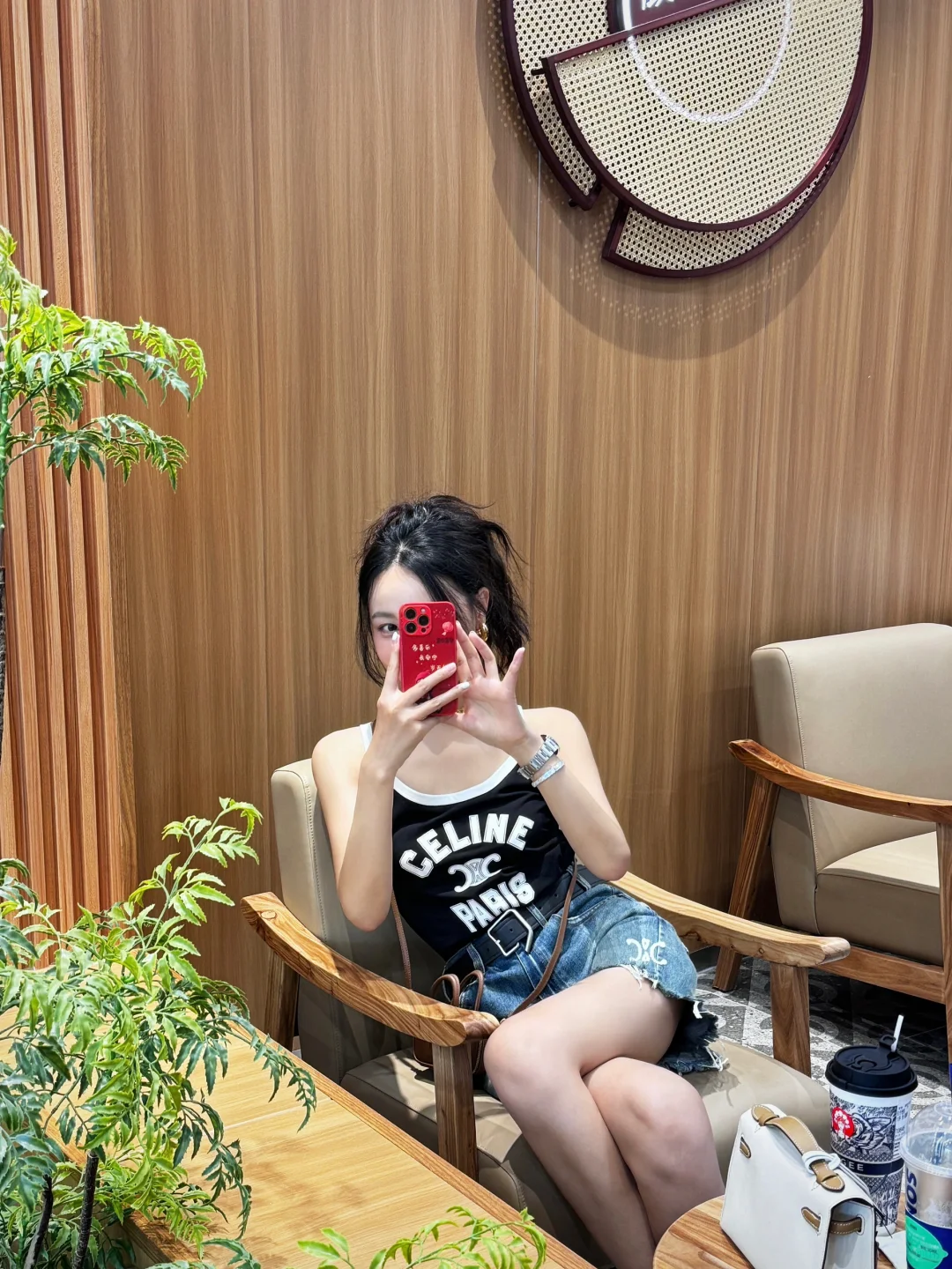今天是在霸王茶姬的celine女孩儿 🤣🤣🤣