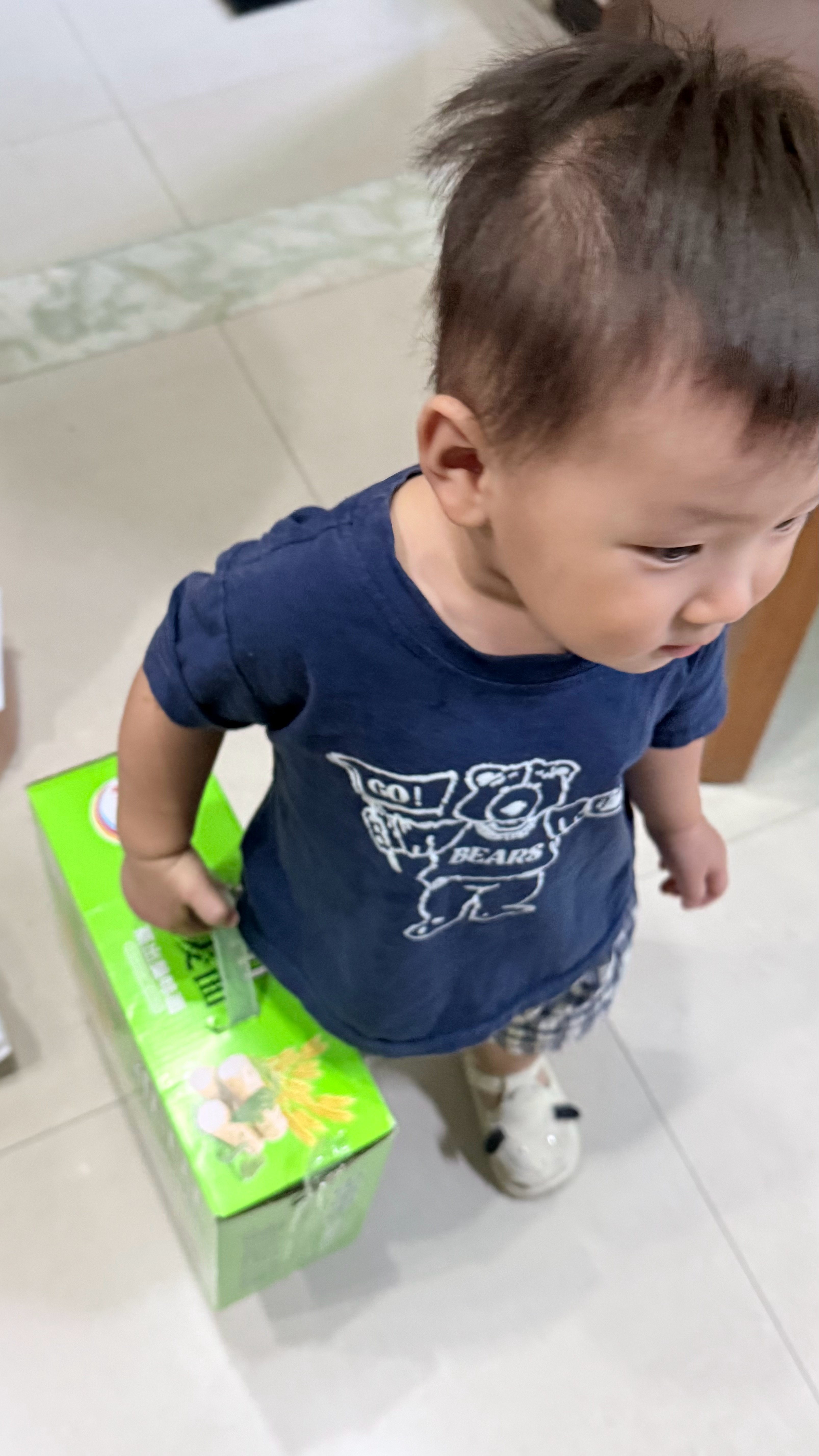 许拧紧的阿贝贝[黑线] ​​​
