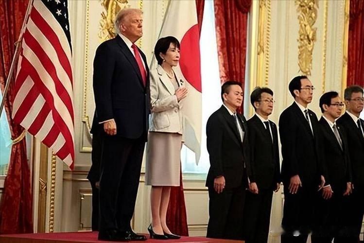 美国和日本打起来你们帮谁我觉得日本和美国打起来的概率只有0.1%。它们是主仆关系