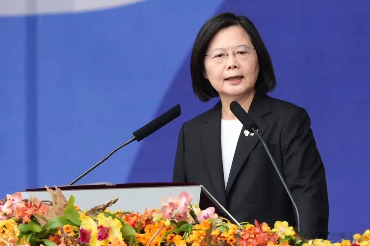 几天前，美国印太司令部司令Samuel Paparo表示，向乌克兰提供武器开始影