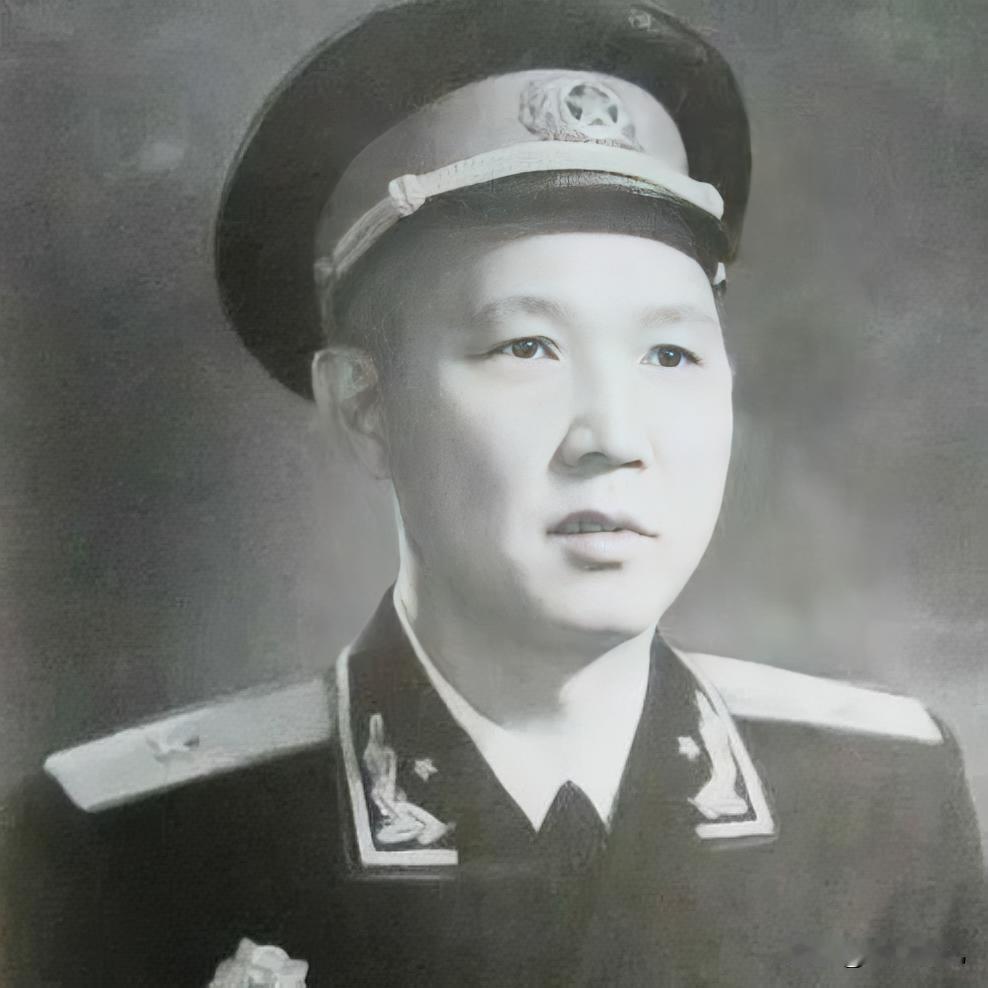 上千乡亲村口翘首盼将军荣归，他却含泪掉头：我没脸进这个村
 
1960年，第63