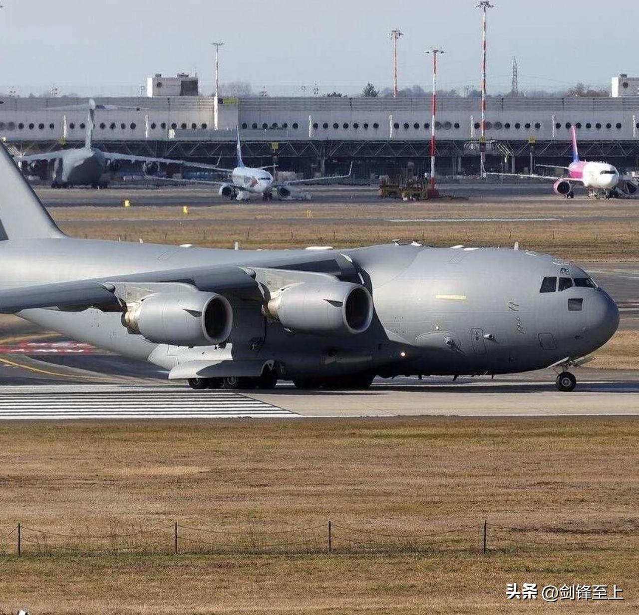 兄弟们，一架C17运输机在土耳其紧急降落
开战以来，美军紧急降落的军机没有10架