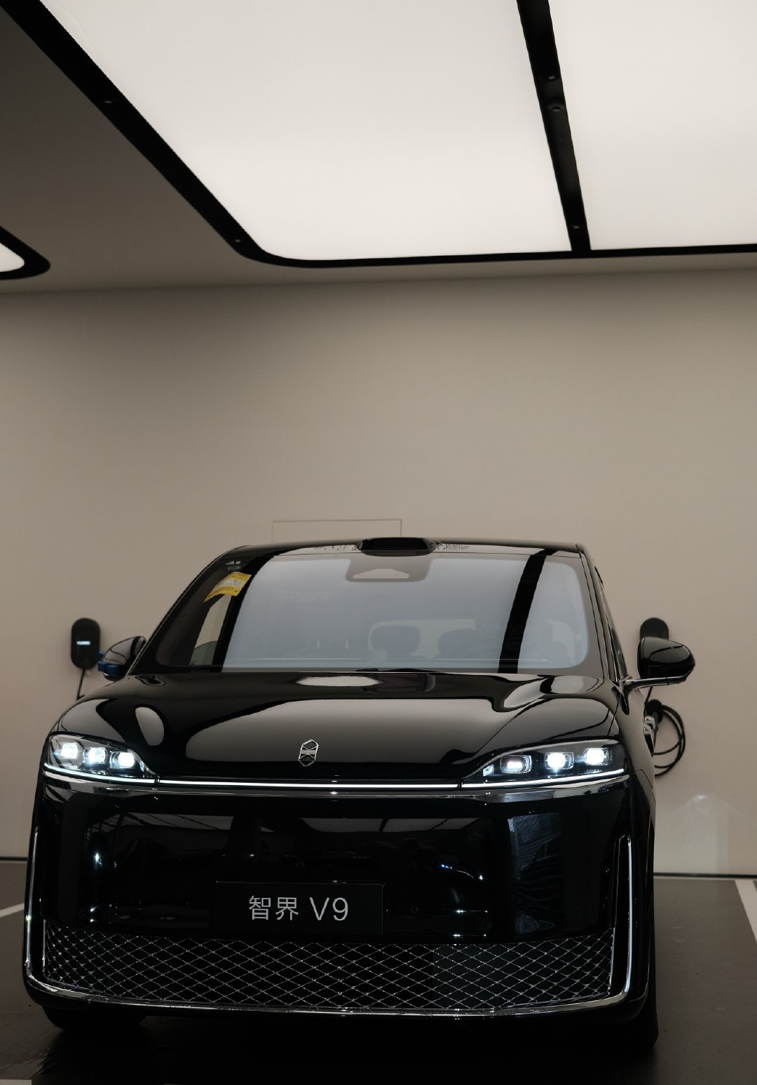 智界V9华为首款纯电MPV，800V高压快充，CLTC续航680km，双电机四驱