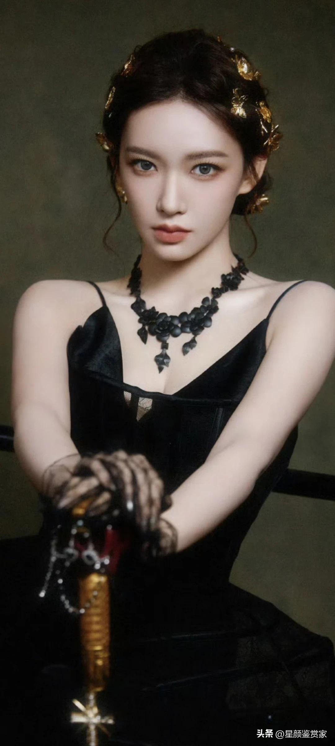 程潇壁纸～蕾丝手套+黑色吊带裙性感又优雅。