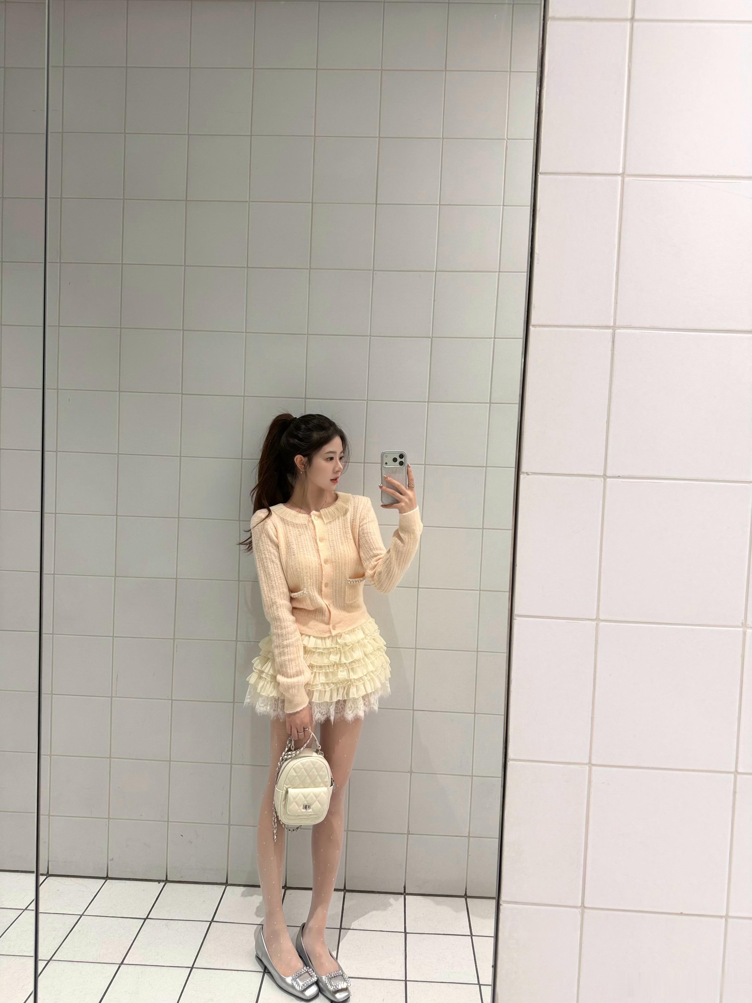 又姐又妹的哈哈哈哈哈一天两套ootd [许愿星][许愿星]  ​​​