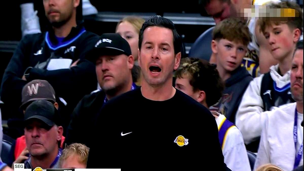 湖人赢爵士了，但雷迪克脸黑得像锅底。
 

为啥？赢太难看了！三分命中率才26%