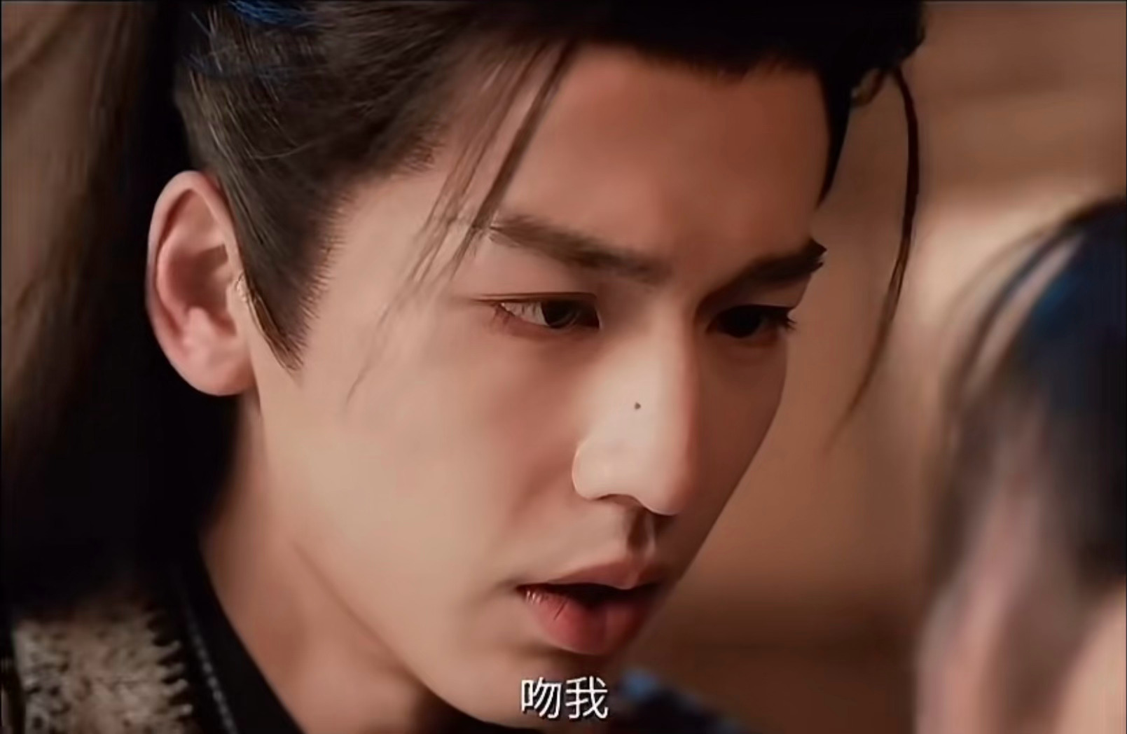 “我就是喜欢你啊”“长玉，吻我”“那你说，你喜欢我”男妲己谢征你好会勾人啊逐玉