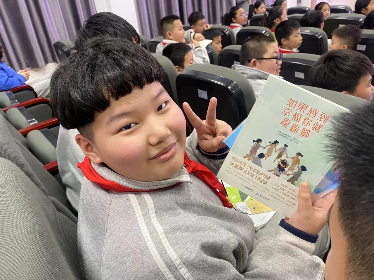 全民阅读活动周，走进福建街小学，给孩子们讲讲阅读。