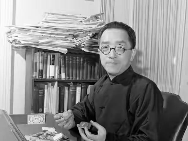 1959年胡适放出断言，参照抗战旧事，笃定西藏平叛难以成功。

这话怎么来的呢？
