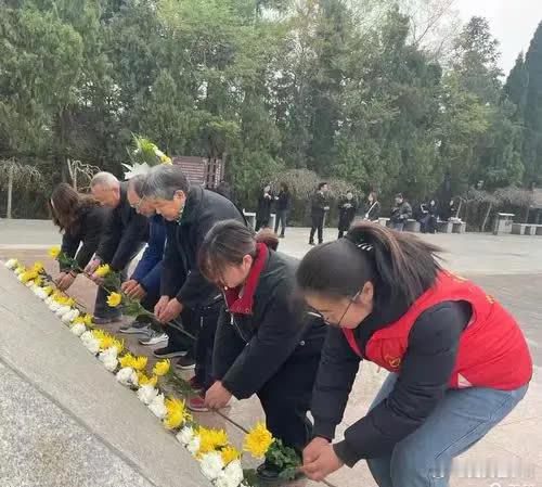 1943年，八路军活捉了日军中佐，刘伯承大喜过望，忙说要奖励这个战士，可当听说俘