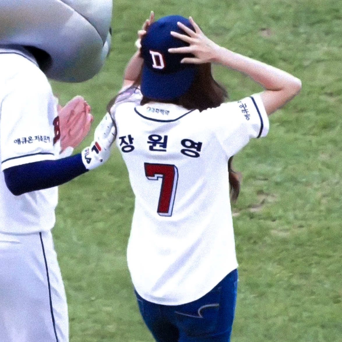 棒球小狗投手喜欢反戴帽子耍帅的年纪⚾️🧢 
