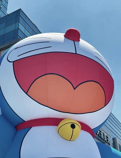 早安中国。失焦。有人知道这整个世界在急什么吗，如果不知道，就说明自己急了，盲目的