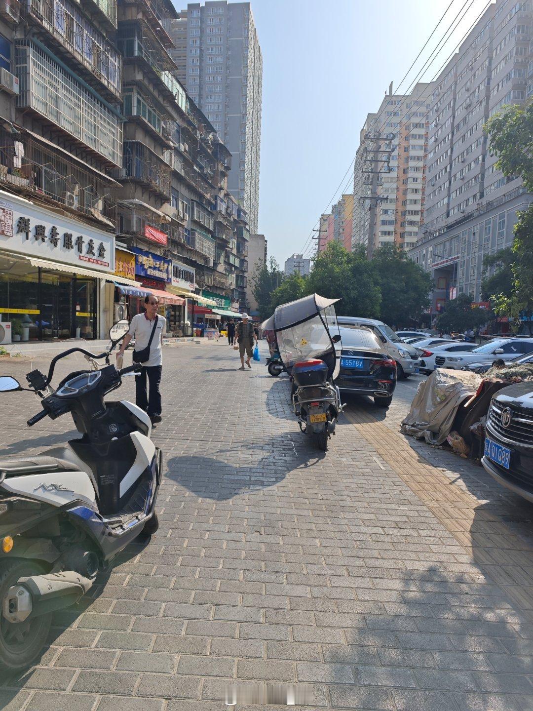 #馒头控的日常# 不让路边摆摊的八仙庵逛的有点索然无味，不过好在自己想看的几家都