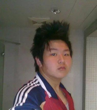 今天刷到罗京儿子的故事，心里挺不是滋味的。
 
很多人记住的是《新闻联播》里那个