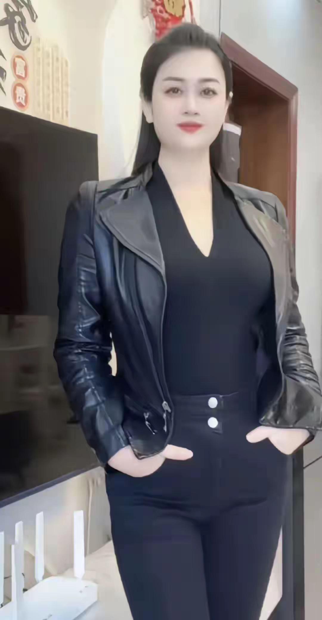 年过40的女人，绽放无限的魅力！赞同我说的吗？