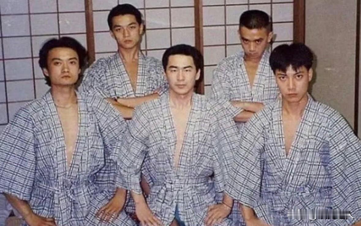 陈建斌曝李亚鹏晚上睡觉竟没被子？同住四年的两件事，让他记了一辈子！
 
陈建斌直