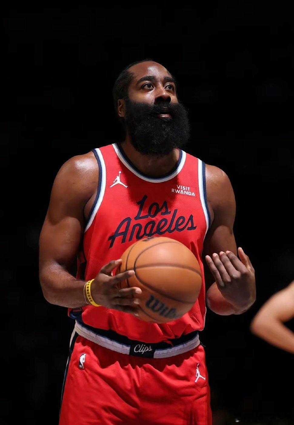 里程碑！超越安东尼！哈登升至历史得分榜第十！今天快船队与森林狼队的比赛，哈登在上