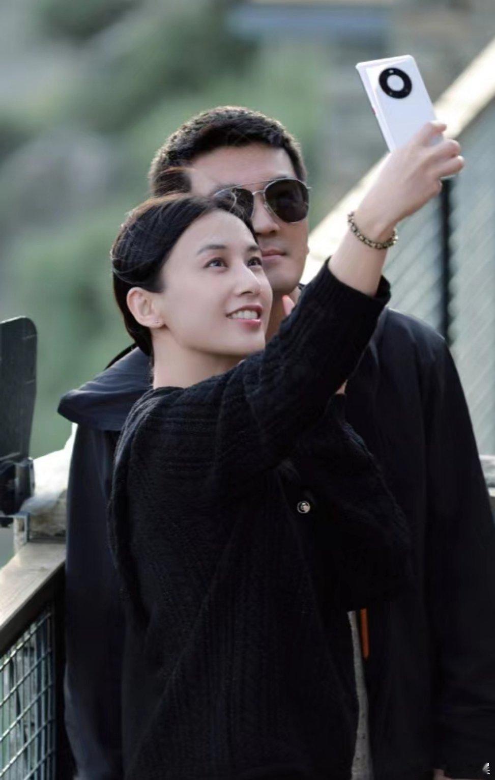 爱上黄圣依 黄圣依应该感谢再见爱人这档节目，因这档节目让她人设立住了，也让更多人