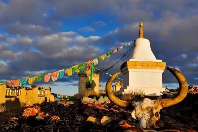 普兰——神圣之地         普兰县地处西藏西南部、阿里地区南部，为中华人民