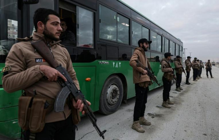 数日激战后，库尔德武装人员无奈撤离阿勒颇

叙利亚库尔德武装11日表示，在与政府