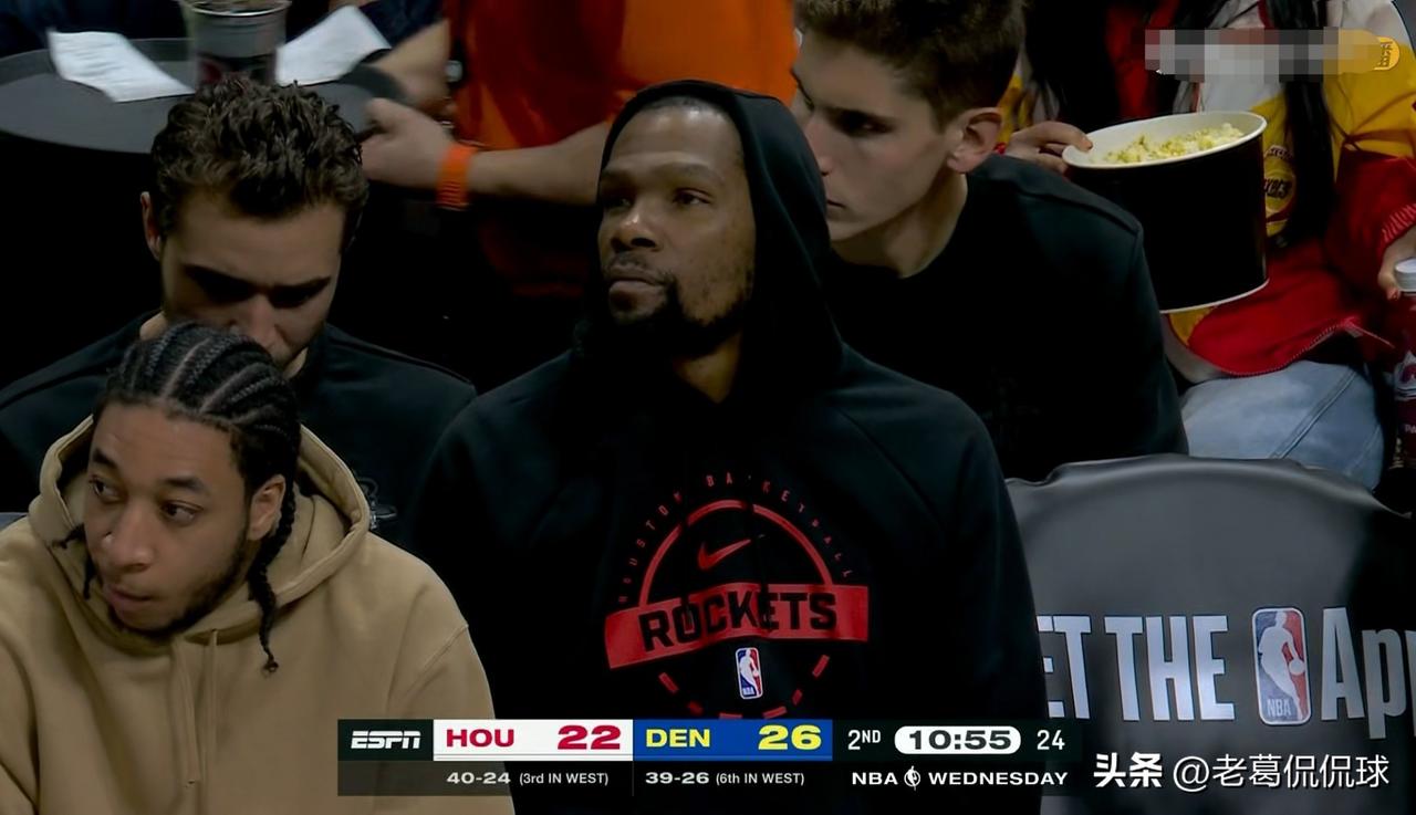 火箭主帅乌度卡对杜兰特真是忍无可忍了！在今天火箭客场以93：129惨败于掘金的赛