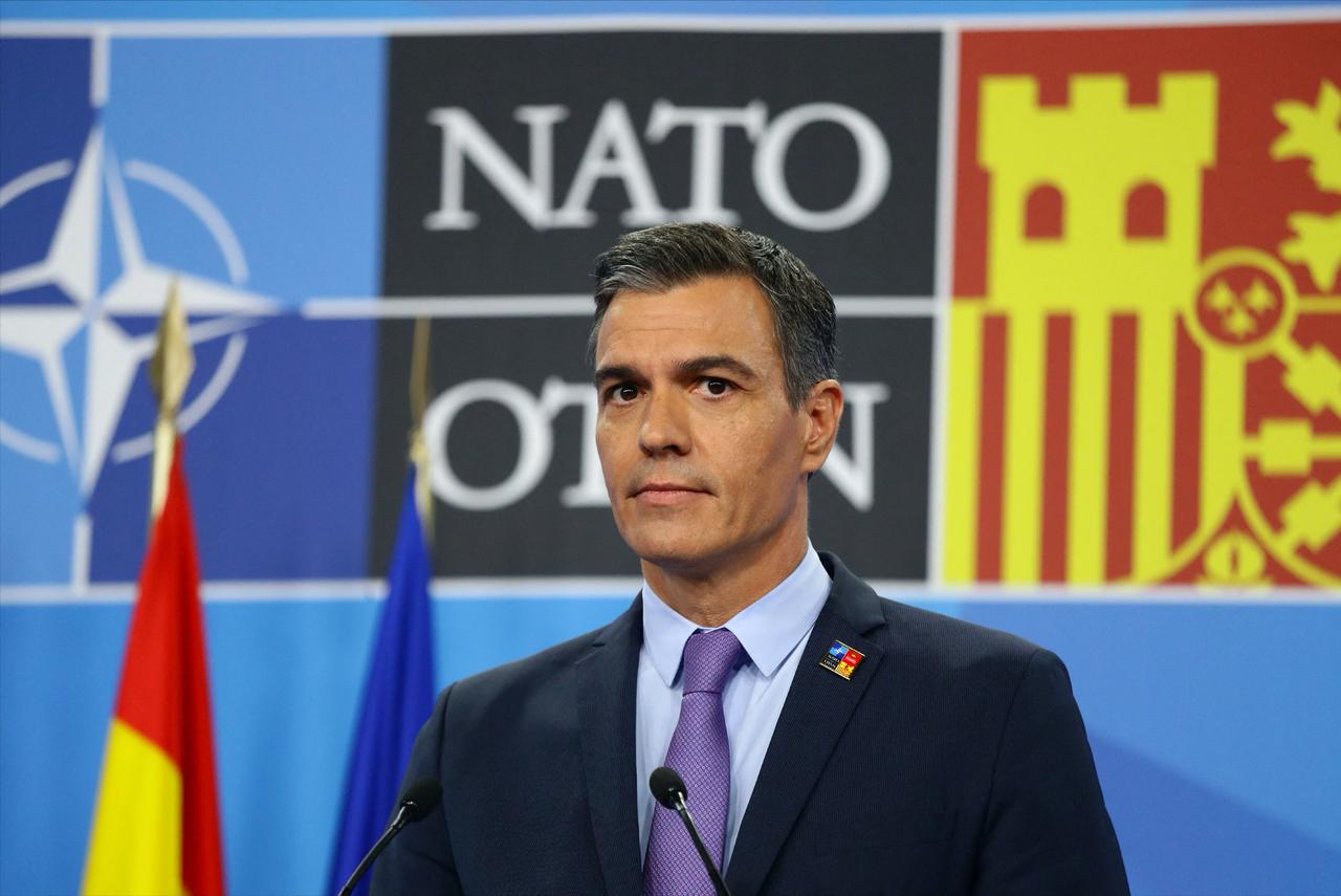 桑切斯这回是真不给布鲁塞尔留台阶了。
 
欧盟外长会议还没开，西班牙首相先把话撂