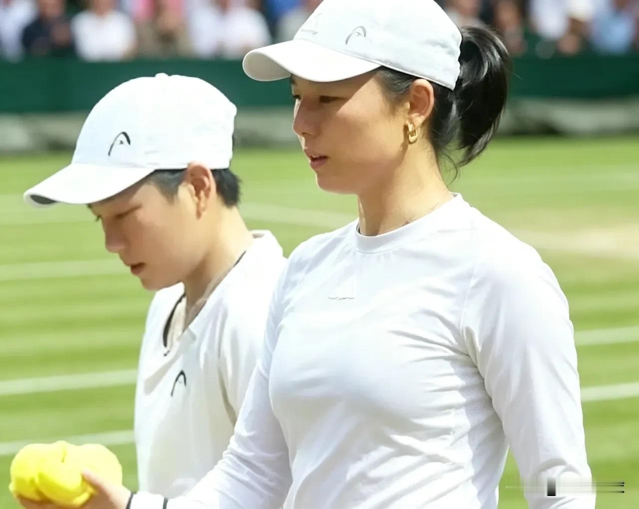 2026温网女双1/4决赛
🇨🇳蒋欣玗/🇨🇳徐一璠6-1/2-6/6-4