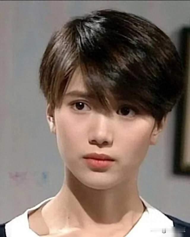 袁咏仪首见巩俐当场看呆：原来真人美到这种程度！