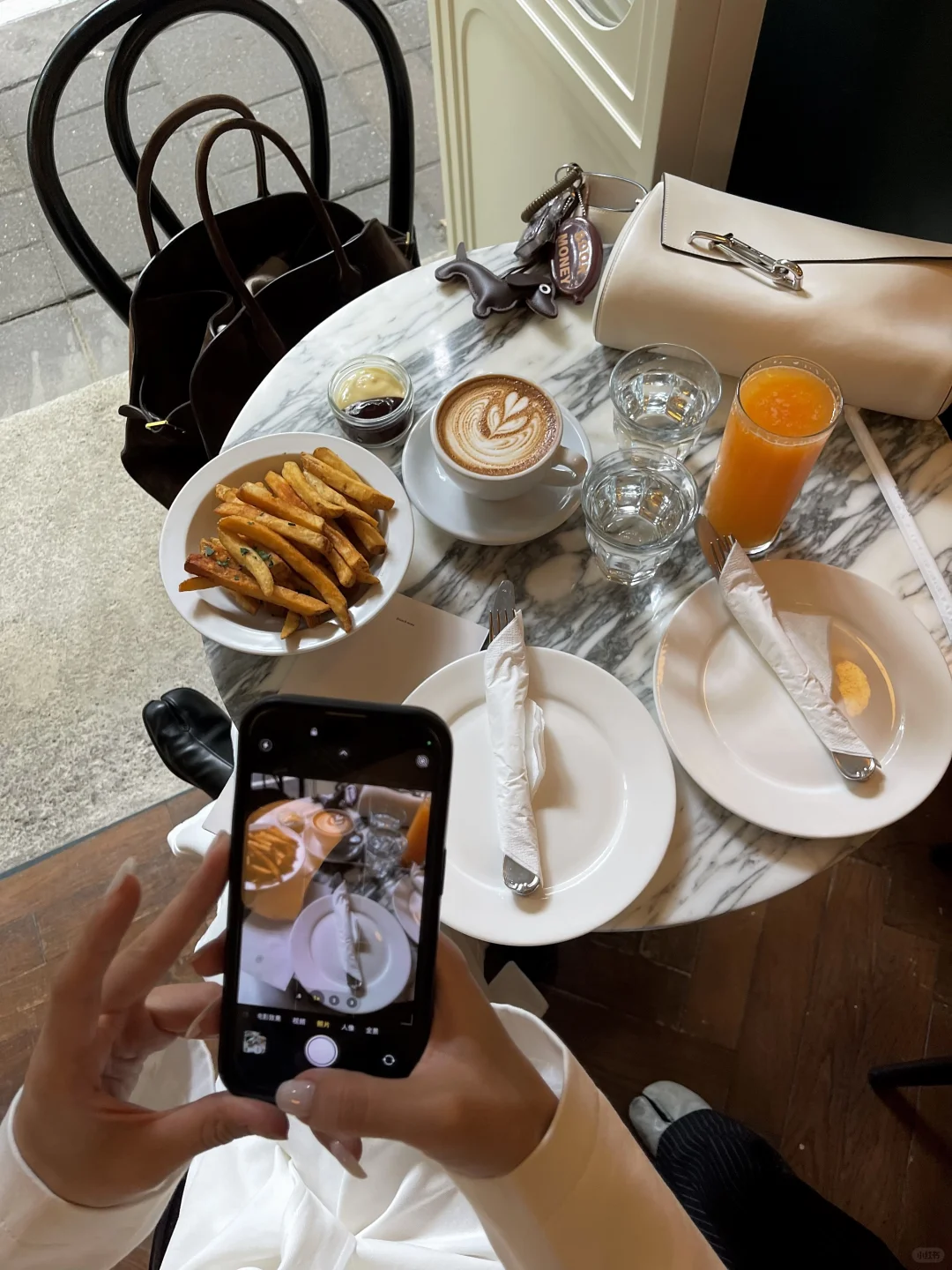 colder but happier👼🏻🤍🪩✨