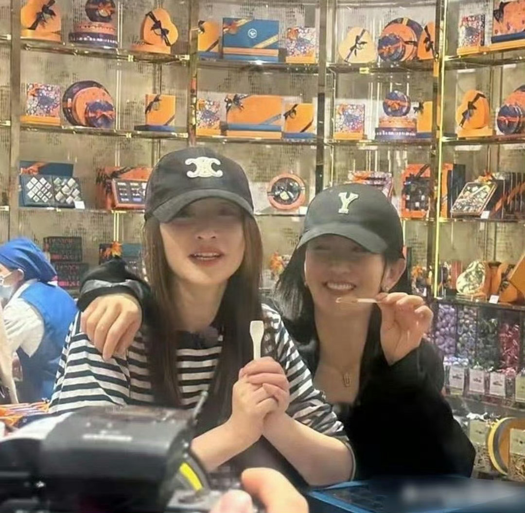 谢娜引荐，小冉加盟，王鸥送考，这友情线我嗑！李小冉谢娜王鸥闺蜜组