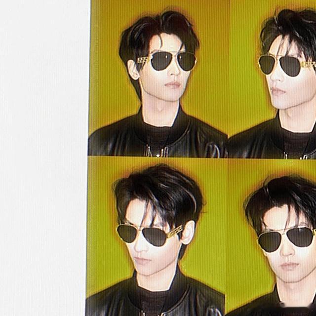 冷脸才是本命！这冷脸杀直戳心巴，帅得犯规超标，怎么能这么绝，颜值暴击拉满！ 